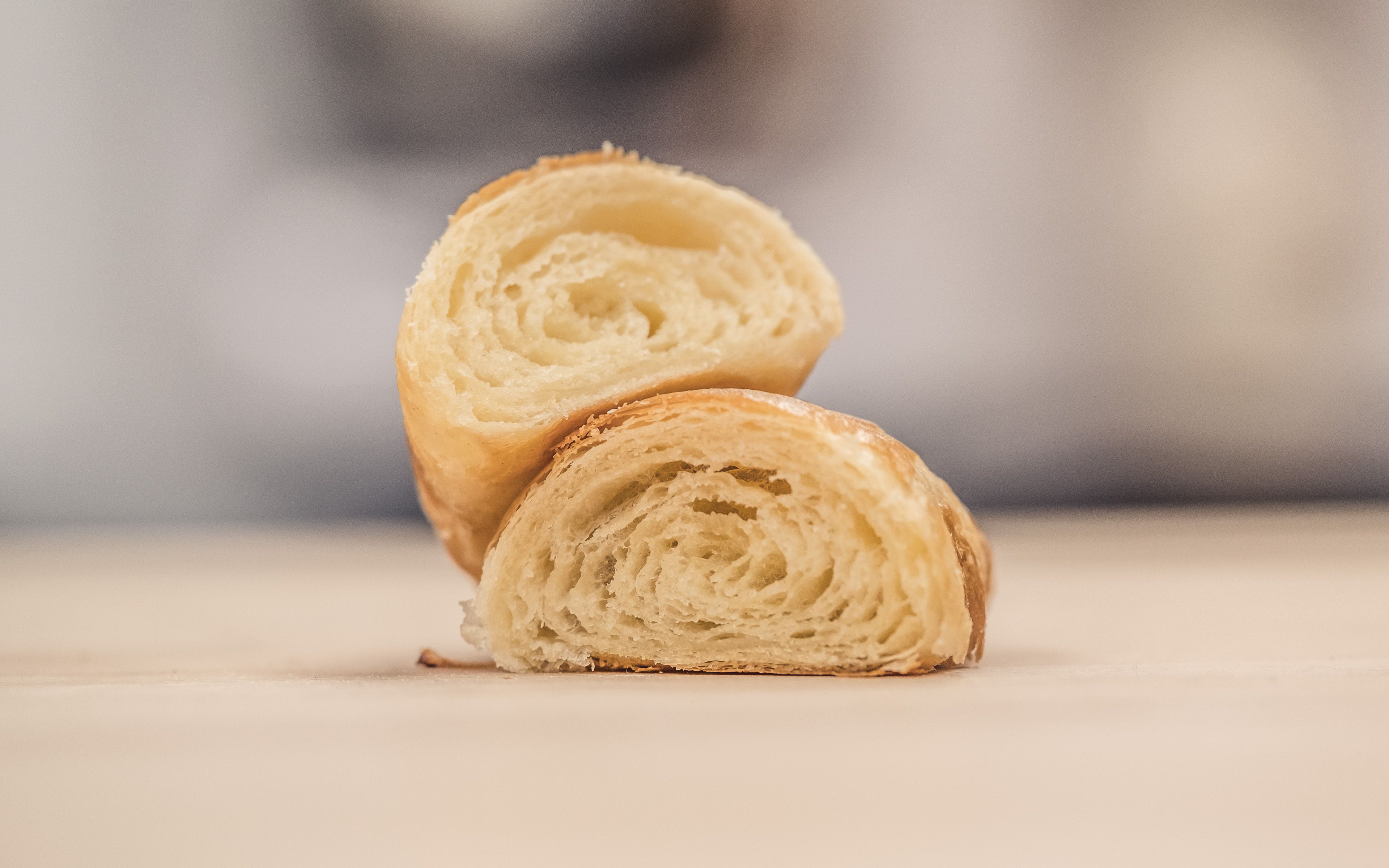 Hefewassercroissants