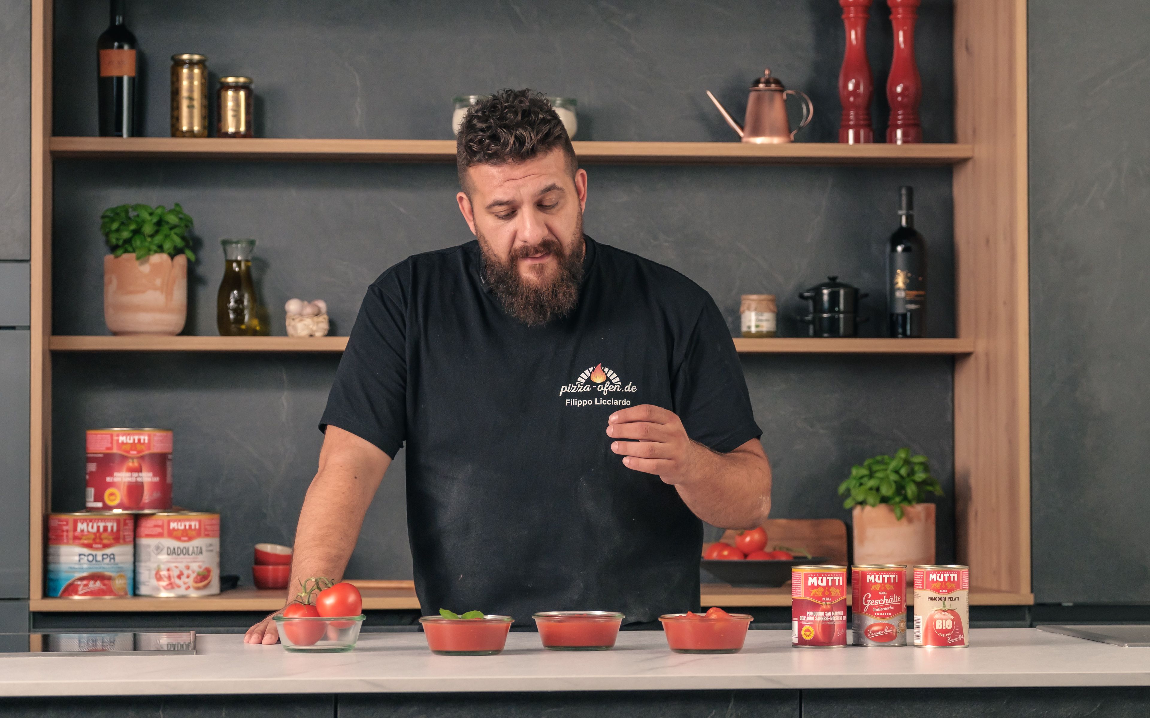 Klassische Tomatensauce | Rezept von Filippo Licciardo