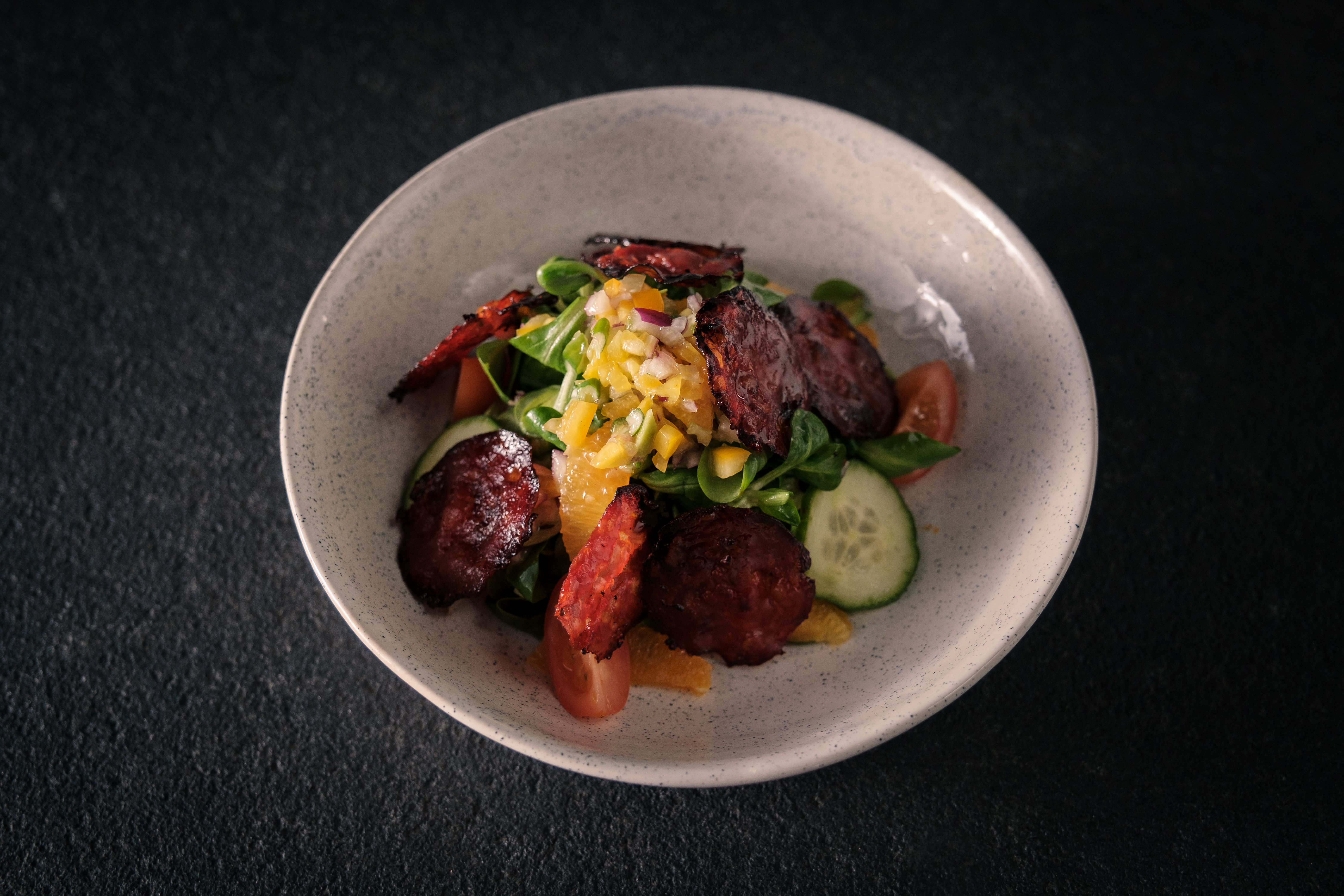 Feldsalat mit Chorizochips