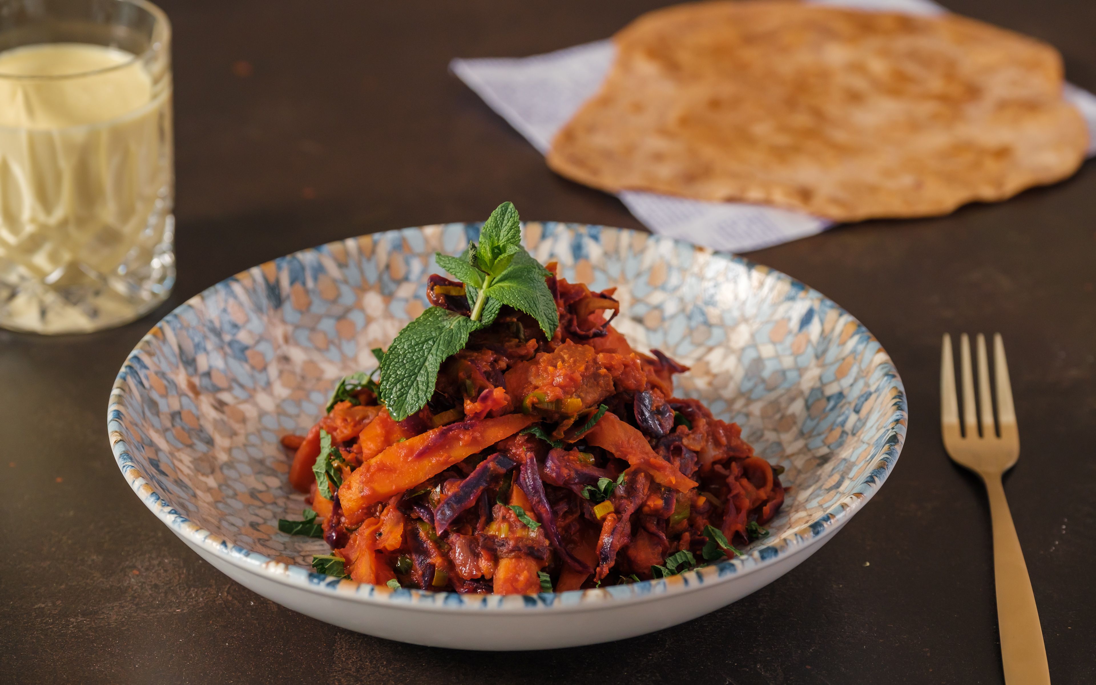 Roti-Möhrchen-Rotkohl-Pfanne